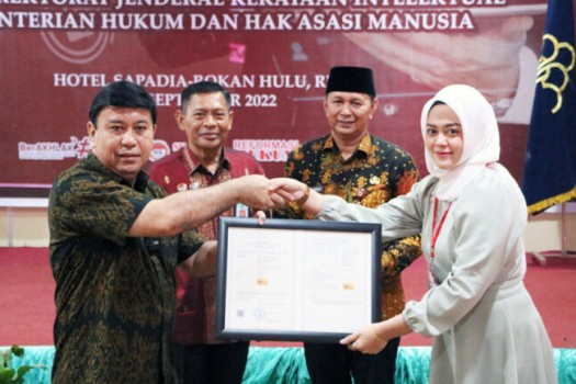 Tersebar di Wilayah Indonesia, Pentol Dower Terima Sertifikat Merek Dari Kemenkumham RI